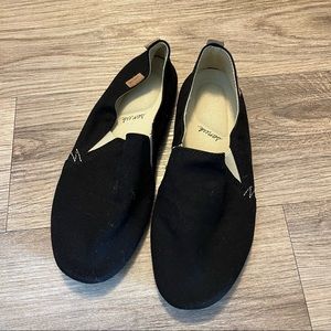 Black Sanuk Slip-on Shoes